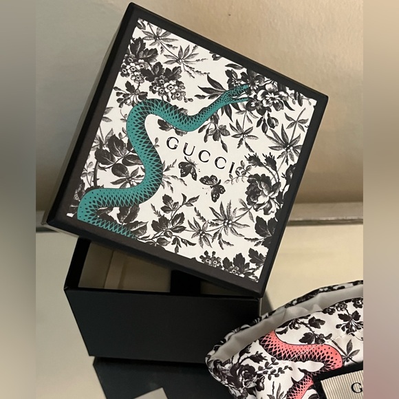 Gucci namesake trademark logo sterling silver earrings - Picture 6 of 6